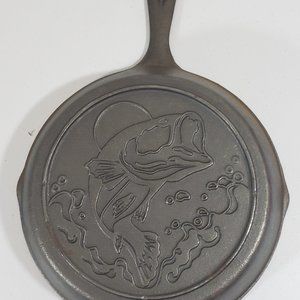 Vintage Lodge Bass Fish Wildlife Cast Iron Skillet